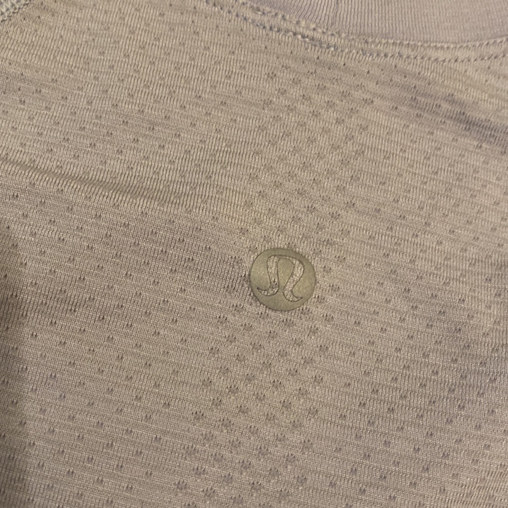 Lululemon athletica Lavender Women's Top. Size Xs-S - Picture 5 of 5